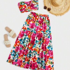 TSHEIN VCAY Floral Print Tube Top & Skirt Summer Set
Womens 2 pc set size 12/OX